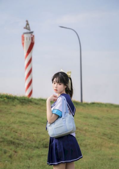 眼镜彼女