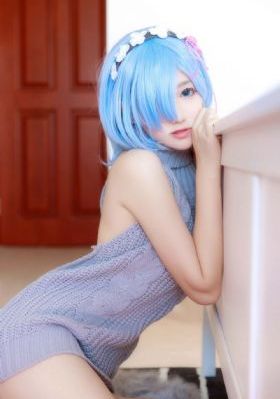 女子高中生的腰姿